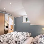 Meltzers Apartment *