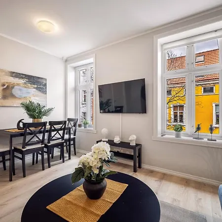 Meltzers Apartment *